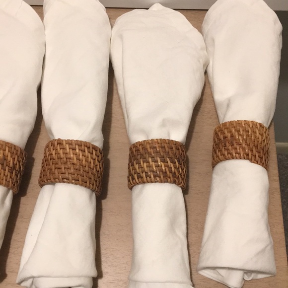 WORLD MARKET - 6 Rattan Napkin Ring Holders with Linen Napkins included! - Picture 2 of 7